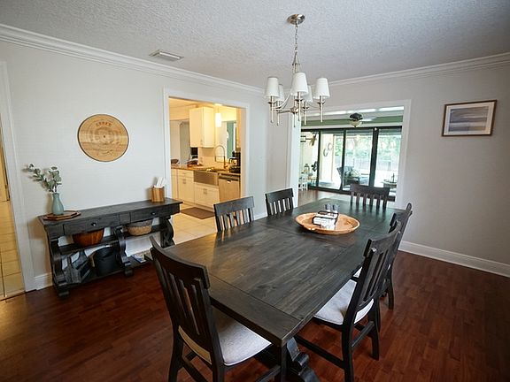 5th image of 2809 W Thornton Ave