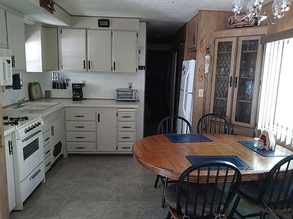 4th image of 3489 Rainbow Lake Dr #88