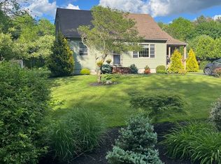 702 High Hill Rd, Dartmouth, MA 02747