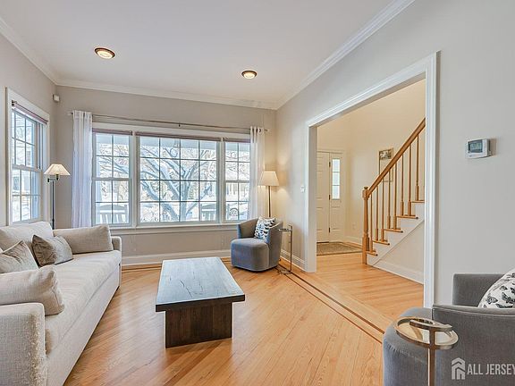 3rd image of 71 Spring St