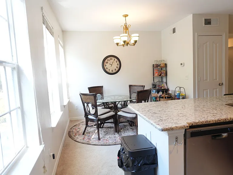 1004 Waterside Dr — Photo 12