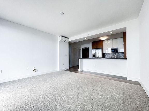 2nd image of 600 Ala Moana Blvd #3404