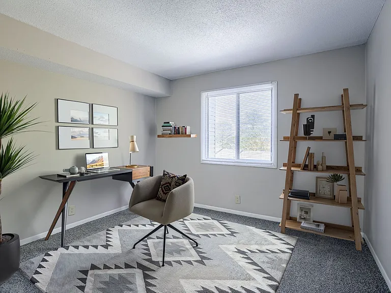 Three Bedroom (Remodel) - 3 Bed / 1.5 Bath - 1,094 Sq.Ft.