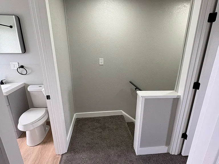 Hallway & bathroom