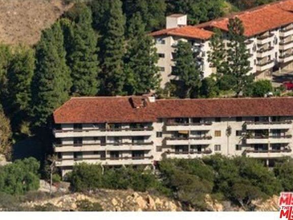 4th image of 2700 Cahuenga Blvd E APT 2201