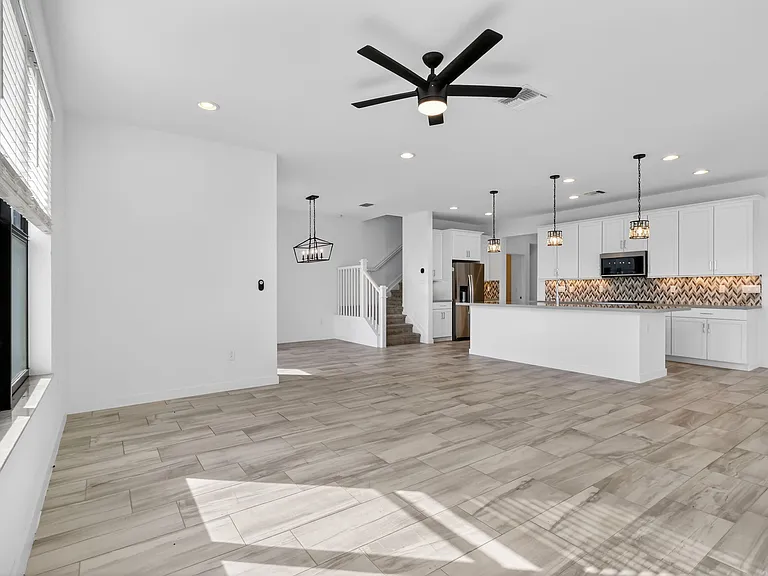 8792 Antarus Dr — Photo 5