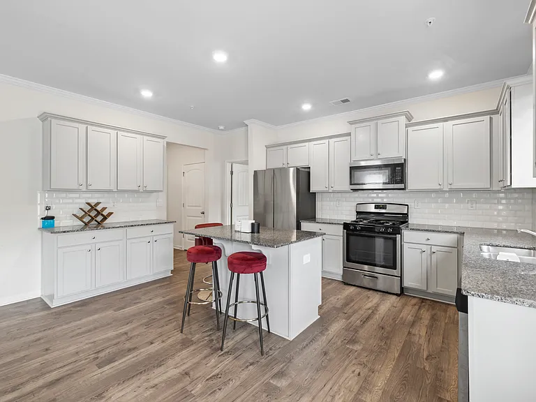 2725 Piper Dr — Photo 12