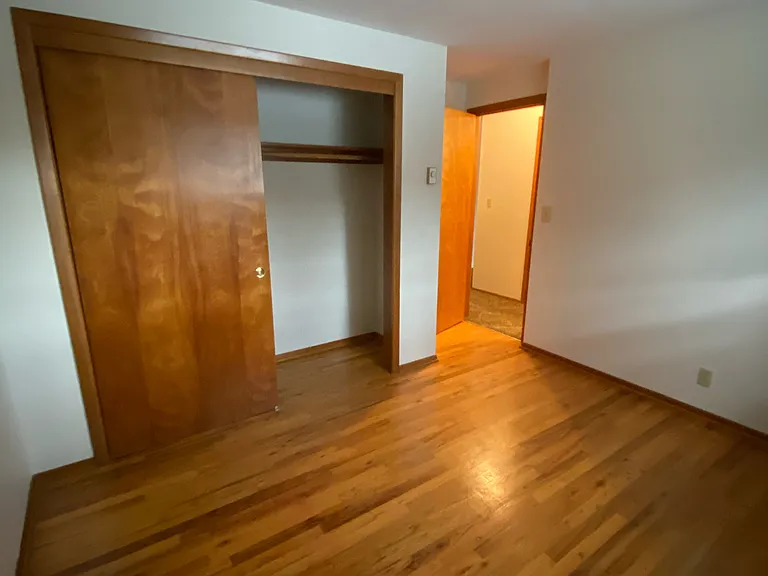 1347 Fir St S — Photo 16