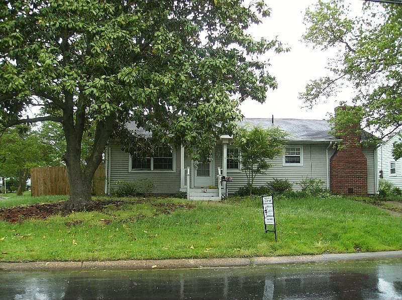 1st image of 1428 River Oaks Dr
