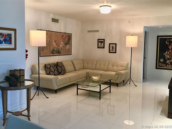 3rd image of 150 Sunny Isles Blvd #1TH30