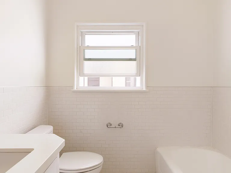 1056 S Genesee Ave #4 — Photo 9