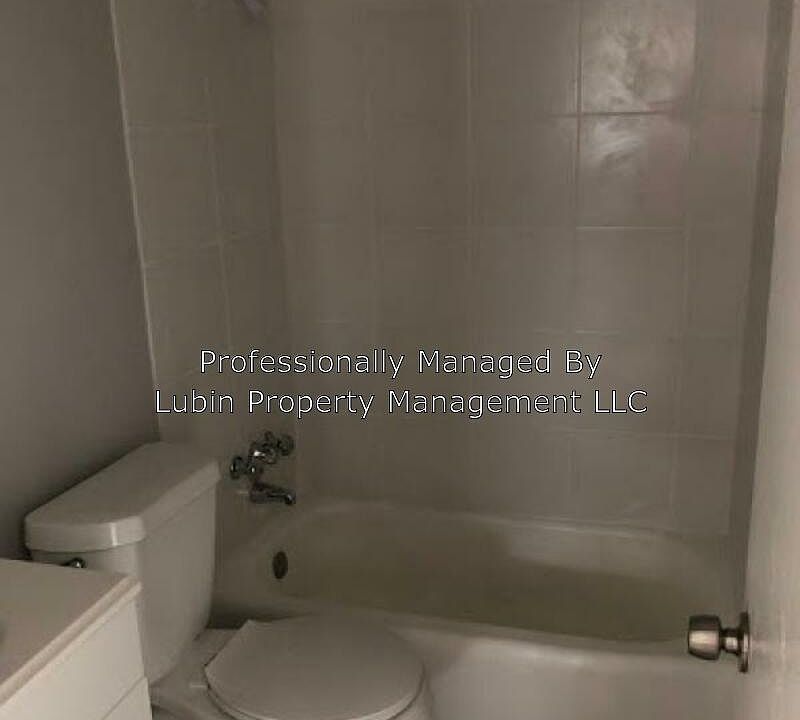 2nd image of 1433 Court Ave APT 2