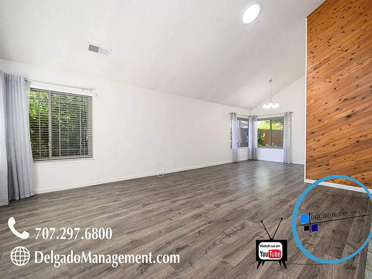 332 Robles Way — Photo 3