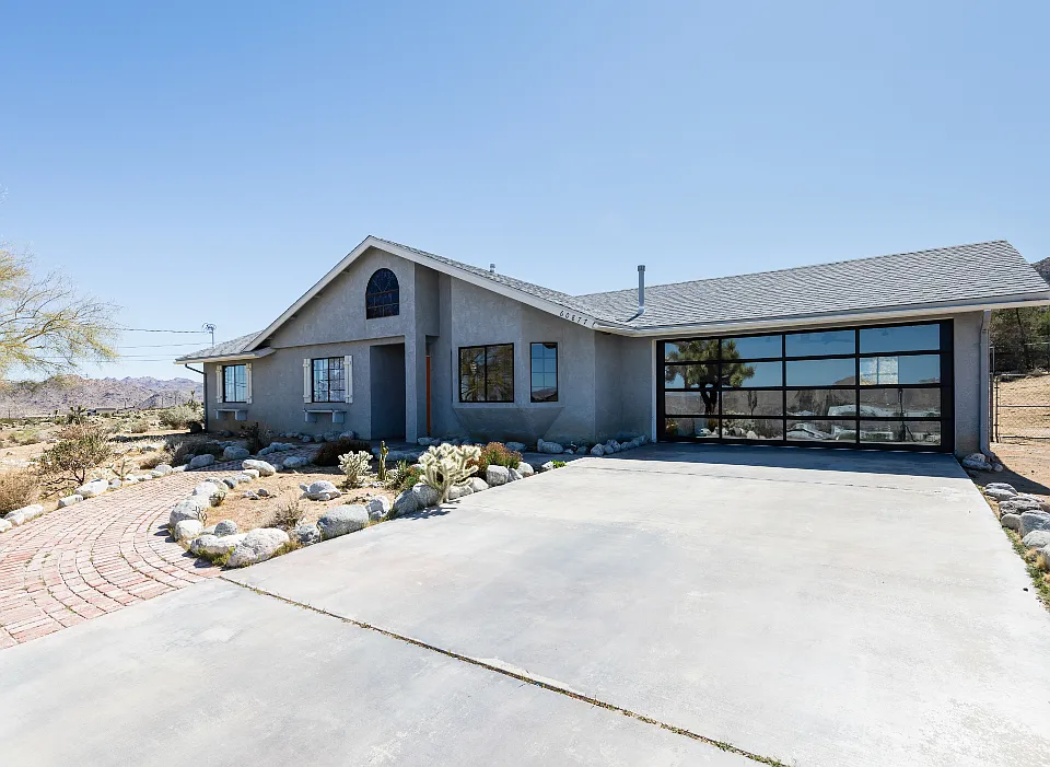 60877 Pueblo Trl