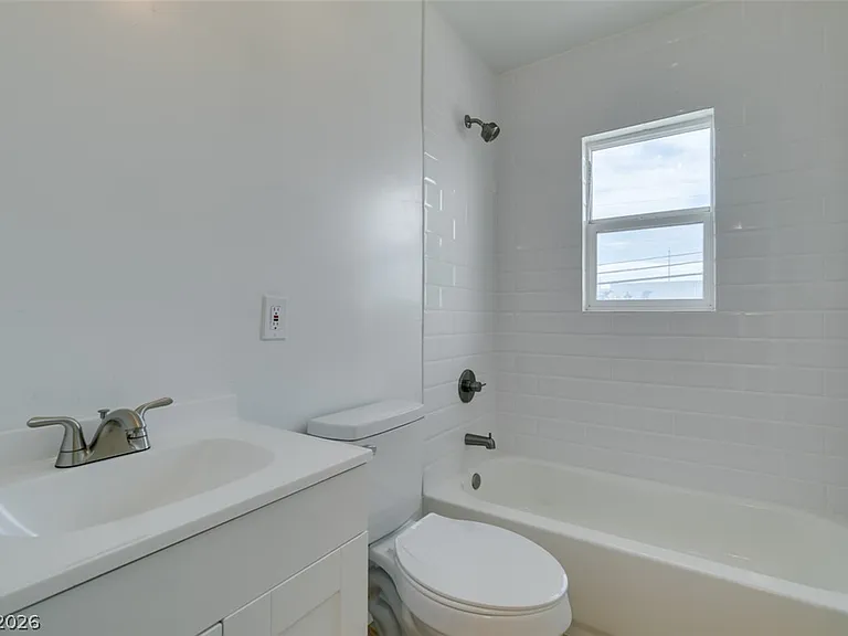 1116 S Casino Center Blvd #2 — Photo 30