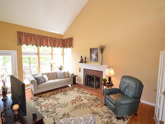 4th image of 5634 Bristol Ct