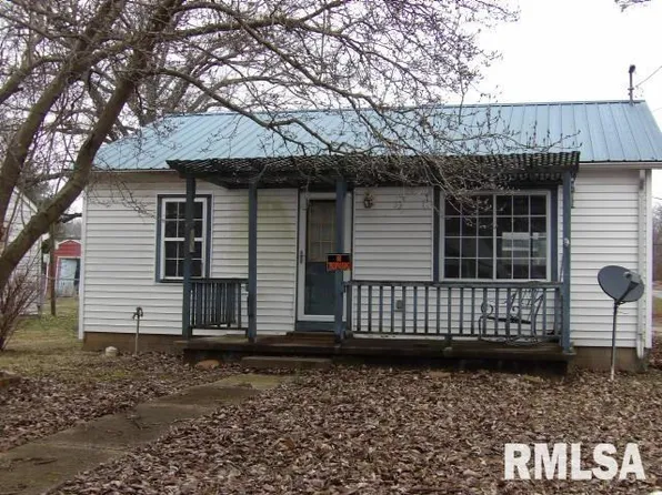 205 E Walnut St, Carrier Mills, IL 62917