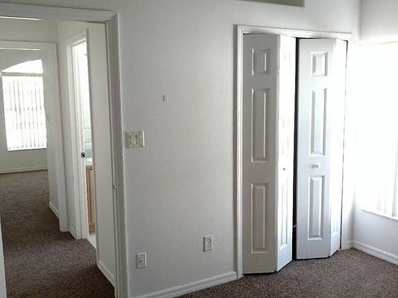 4th image of 16049 Magnolia Hill St