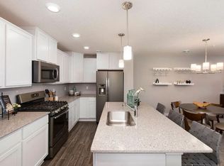 8047 Abercrombie Ln, Woodbury, MN 55129