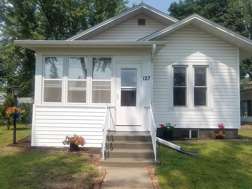 Welcome home 127 Legion E St. Holmen