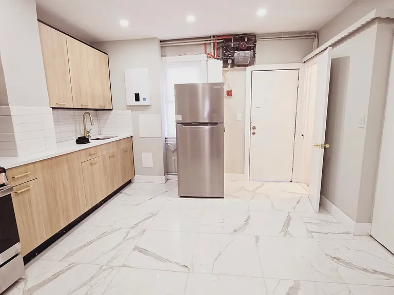 308-310 Warren St #1A — Photo 1
