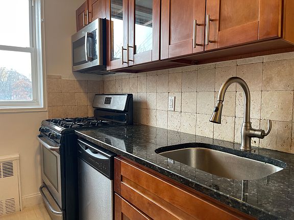 3rd image of 2510 Ocean Pkwy APT 7G
