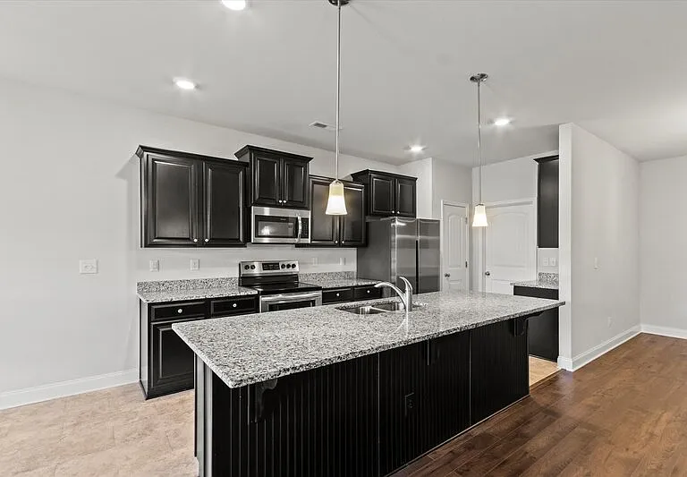 292 Abercorn Dr — Photo 12