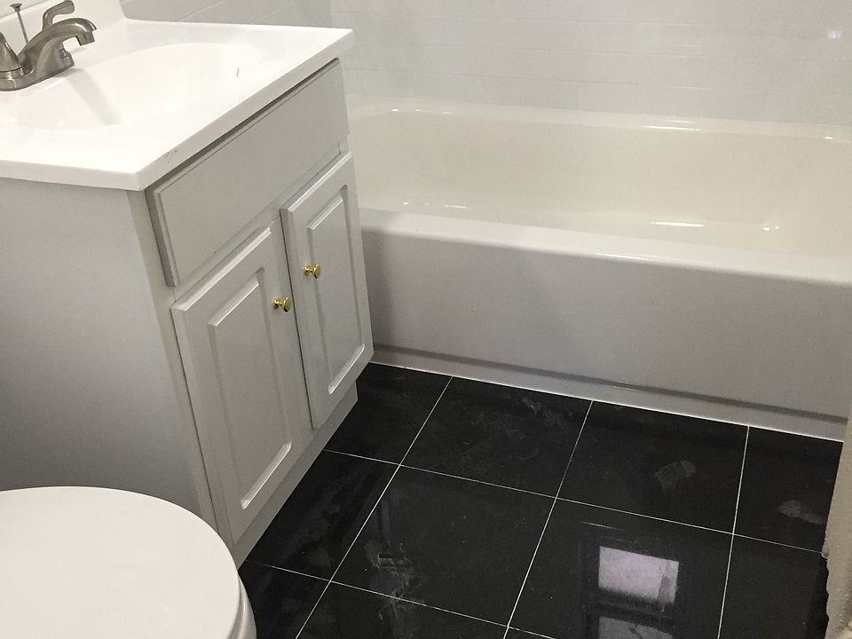 2nd image of 68 Marion Ave #2nd
