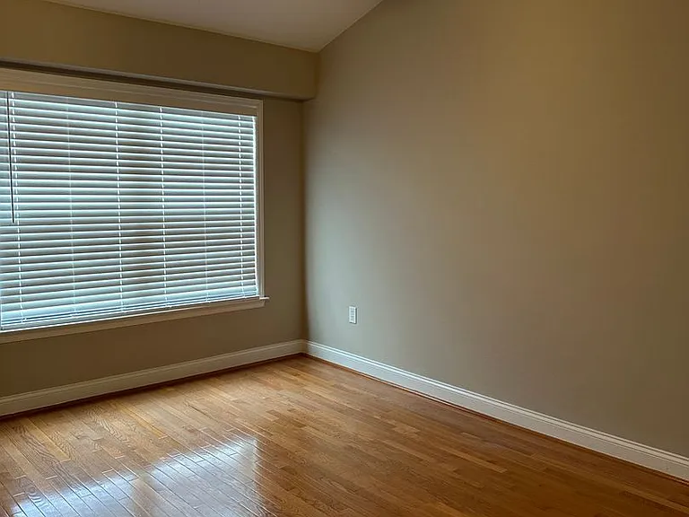121 Oak Hill Ln — Photo 12