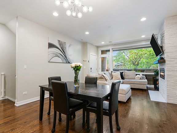 3rd image of 1536 W Walton St #1