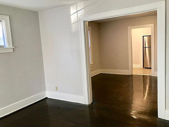 5th image of 4936 Davenport St #4936