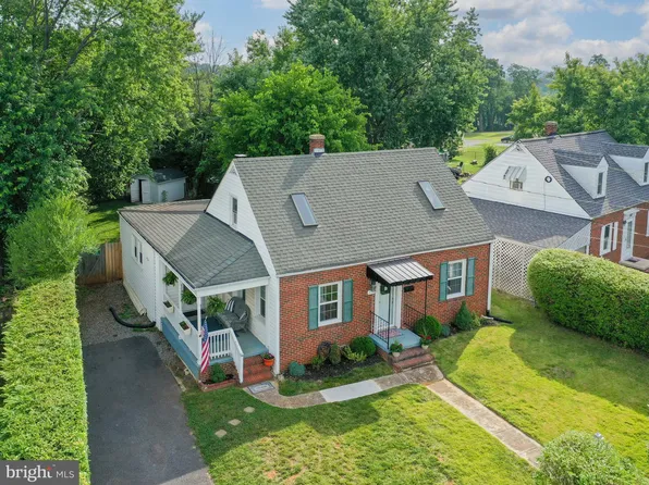 351 W 10th St, Front Royal, VA 22630
