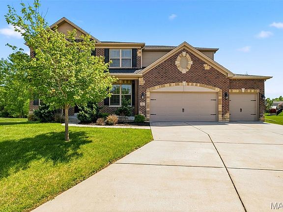 4th image of 58 Blue Brook Ct