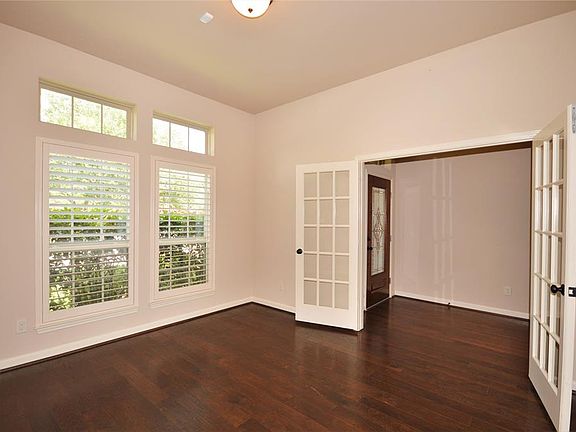 5th image of 528 Ivory Stone Ln