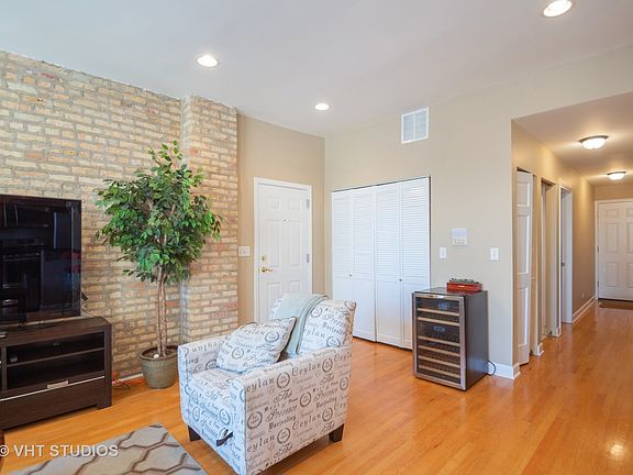 3rd image of 3848 W Sunnyside Ave #2