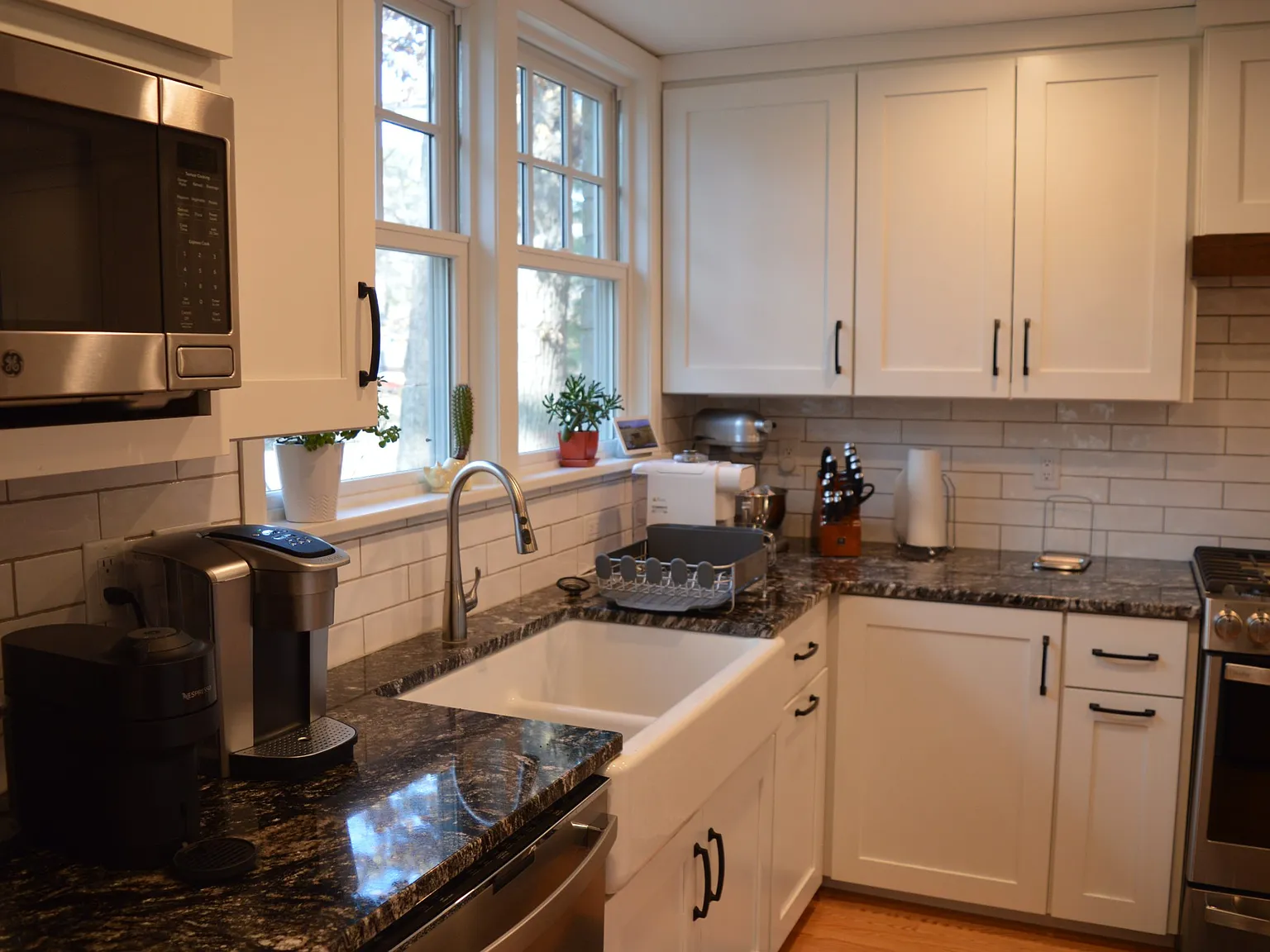 4 bed, 2071 sqft, $4,395 — Photo 4