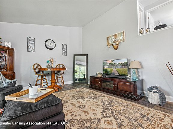 3rd image of 3301 Jerree St
