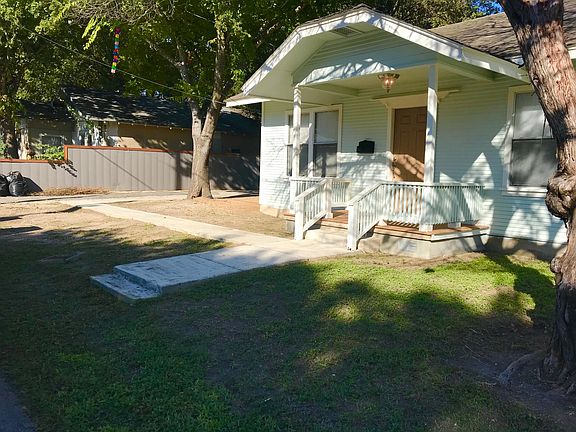 4th image of 227 Weaver St