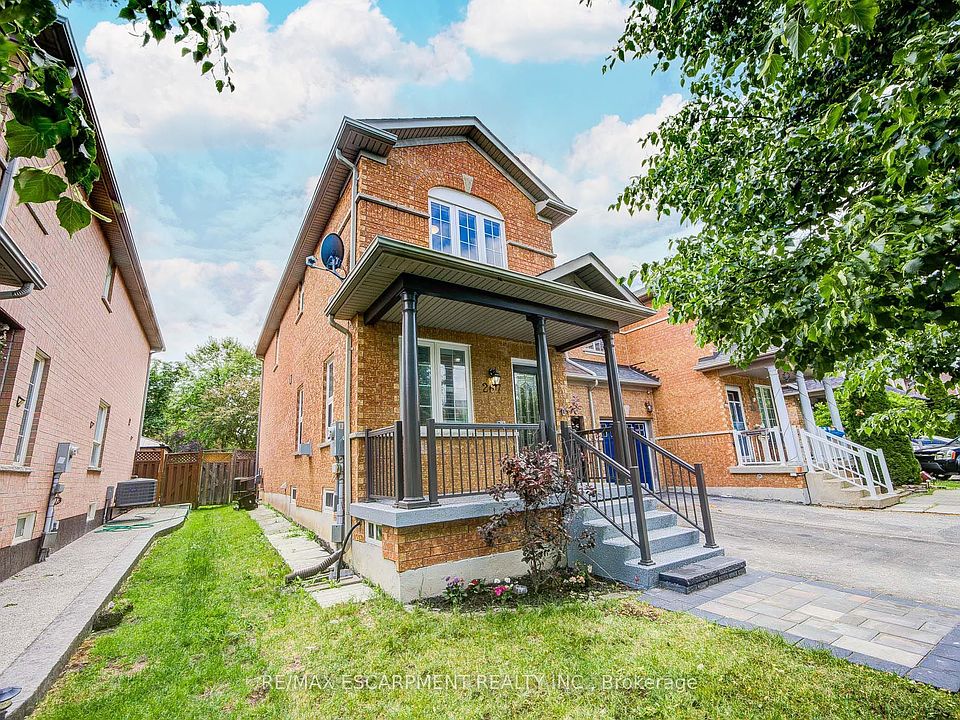 1st image of 267 Fitzgerald Cres