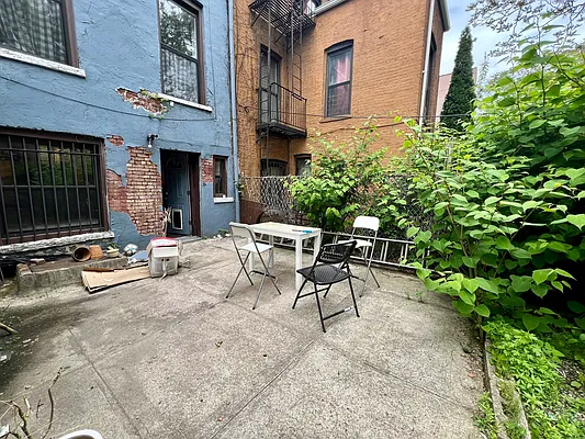 Rented by ERNY LLC | media 9