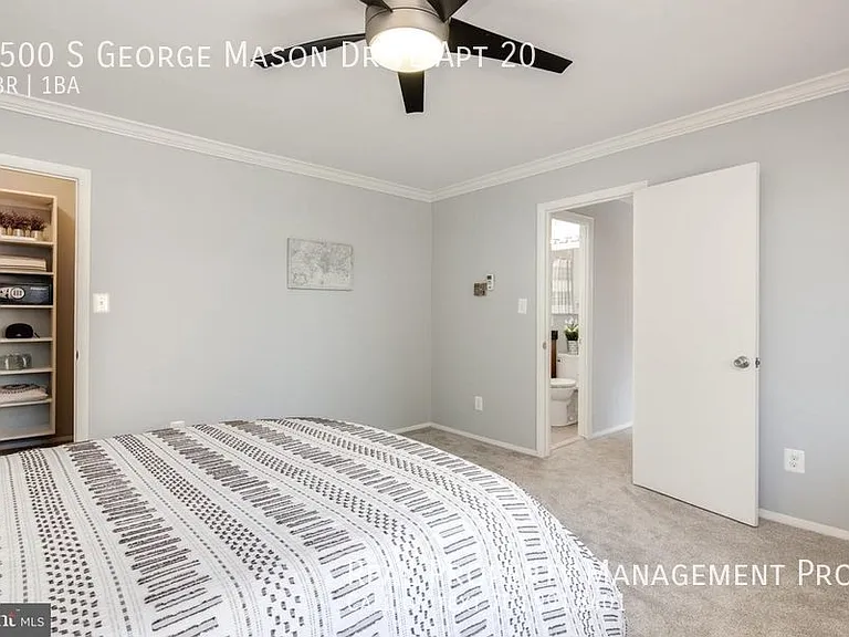 1500 S George Mason Dr #20 — Photo 17