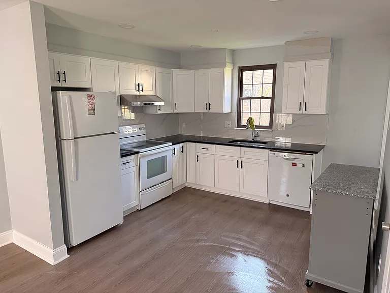 203 Franklin Ct — Photo 18