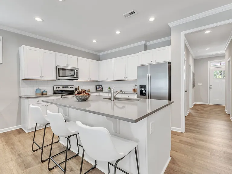 1720 Ballard Dr — Photo 15
