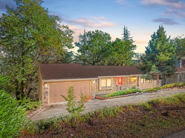 18330 Hummingbird Dr, Penn Valley, CA 95946