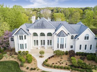 7N201 Windsor Dr, St Charles, IL 60175