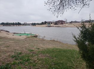 406 Madison Cir, Cir, NE 68016