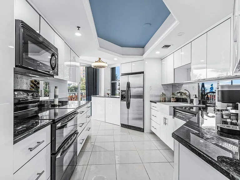 5200 N Ocean Dr #102 — Photo 11