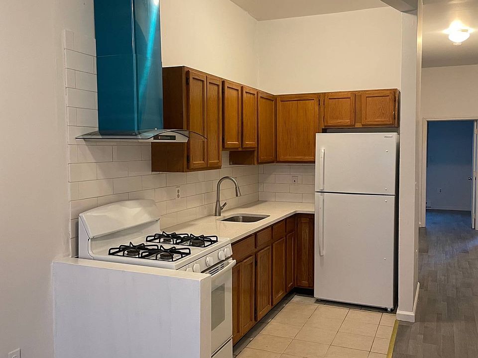 1st image of 871 Elsmere Pl #2-10460