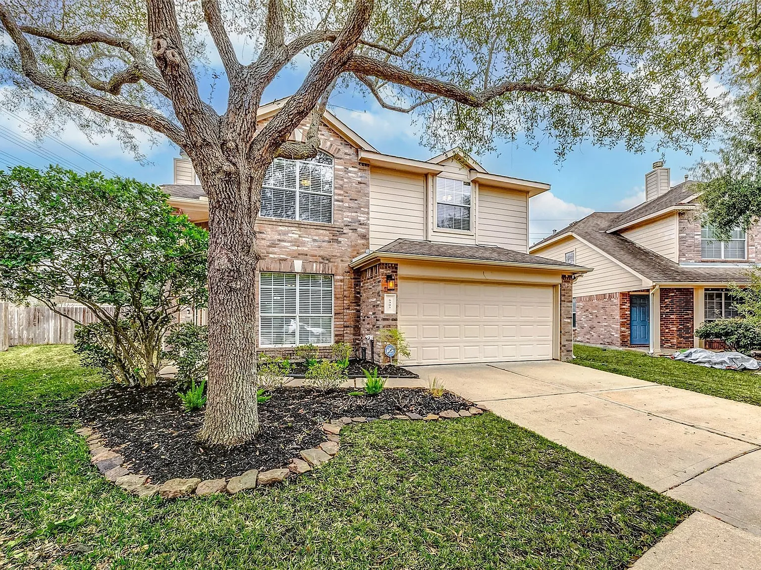 3 bed, 2.5 bath, 2243 sqft, $2,500 — Photo 3