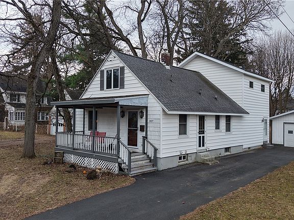 2nd image of 307 Lomond Pl